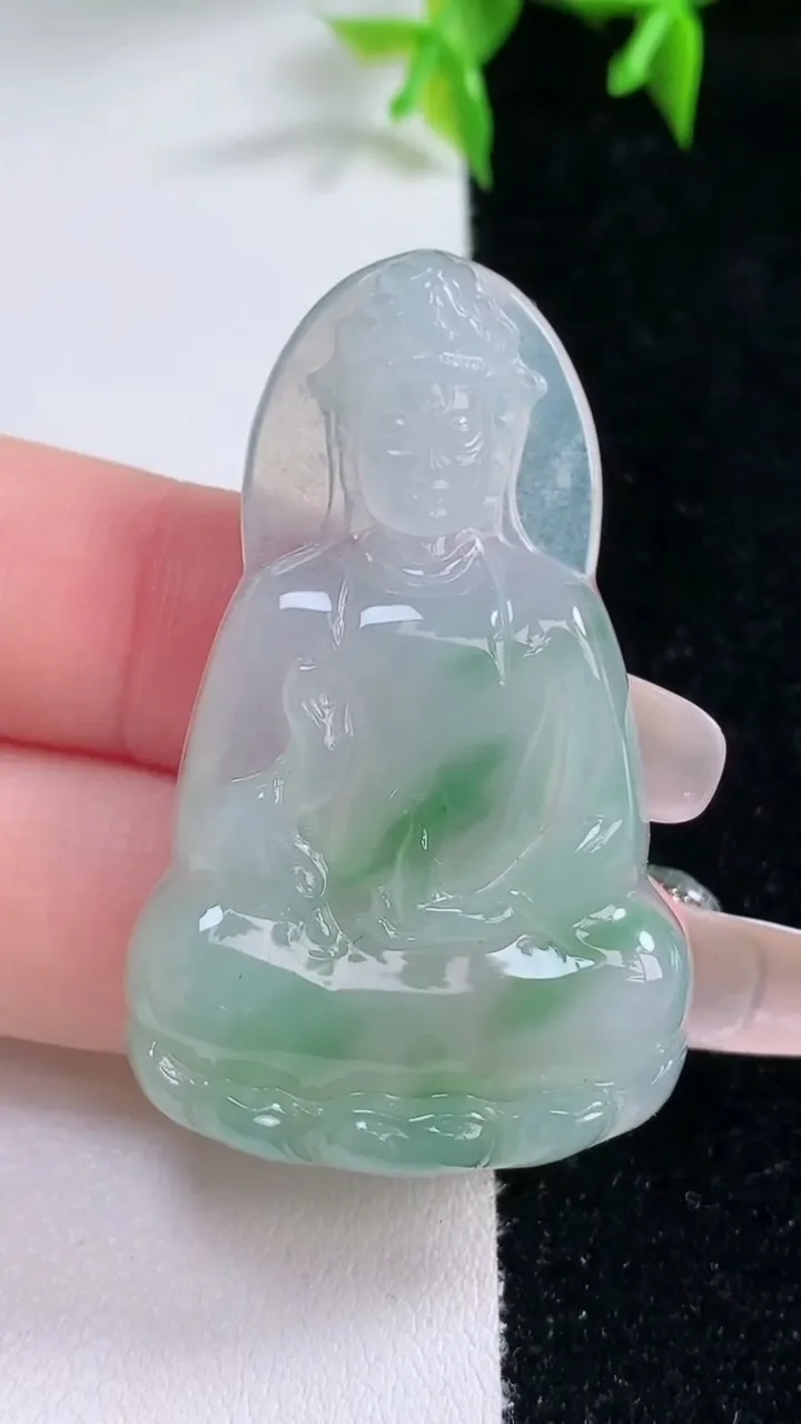 天然A货翡翠观音菩萨吊坠，尺寸46.4-29.3-5.9，重量:13.53g
1月22日