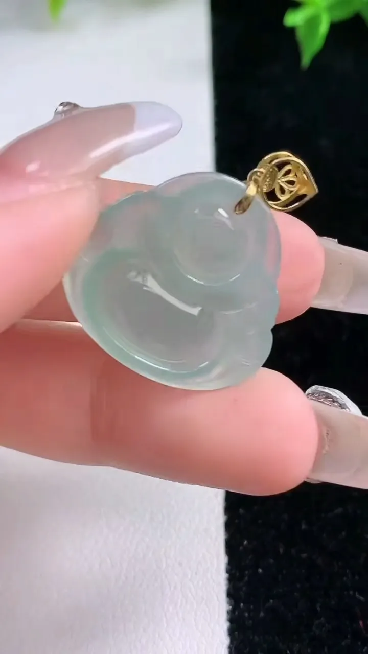 天然A货翡翠佛公吊坠，尺寸21.3-24.3-5.3，重量:4.50g
1月22日
