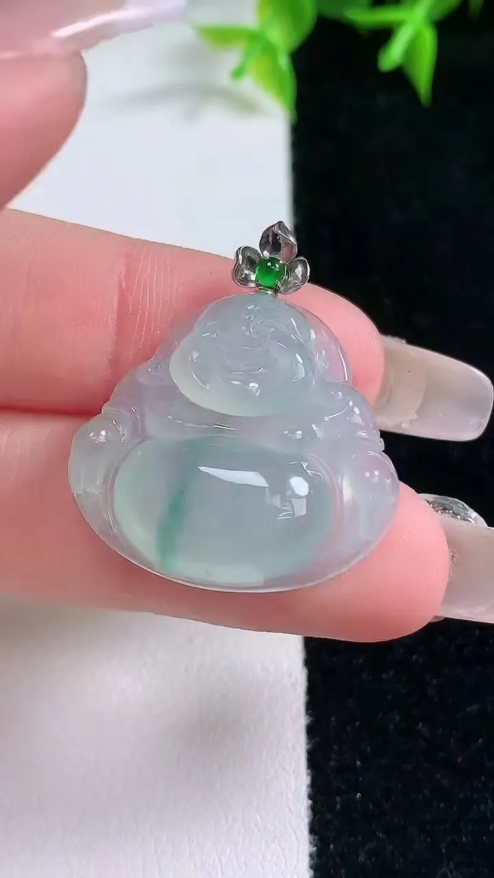 天然A货翡翠种飘花佛公吊坠，尺寸23.3-25.3-5.7，重量:5.34g
1月22日