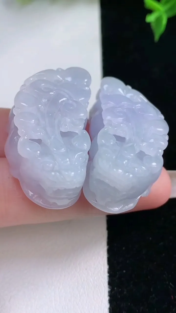 天然A货翡翠紫罗兰貔貅吊坠一对，尺寸36-18.8-11.8，重量:38.07g
1月22日