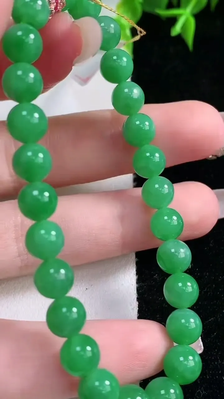 天然A货翡翠圆珠手串，尺寸6.6-26颗，重量:14.33g1月22日
工厂直销收藏佳品,种好水足，