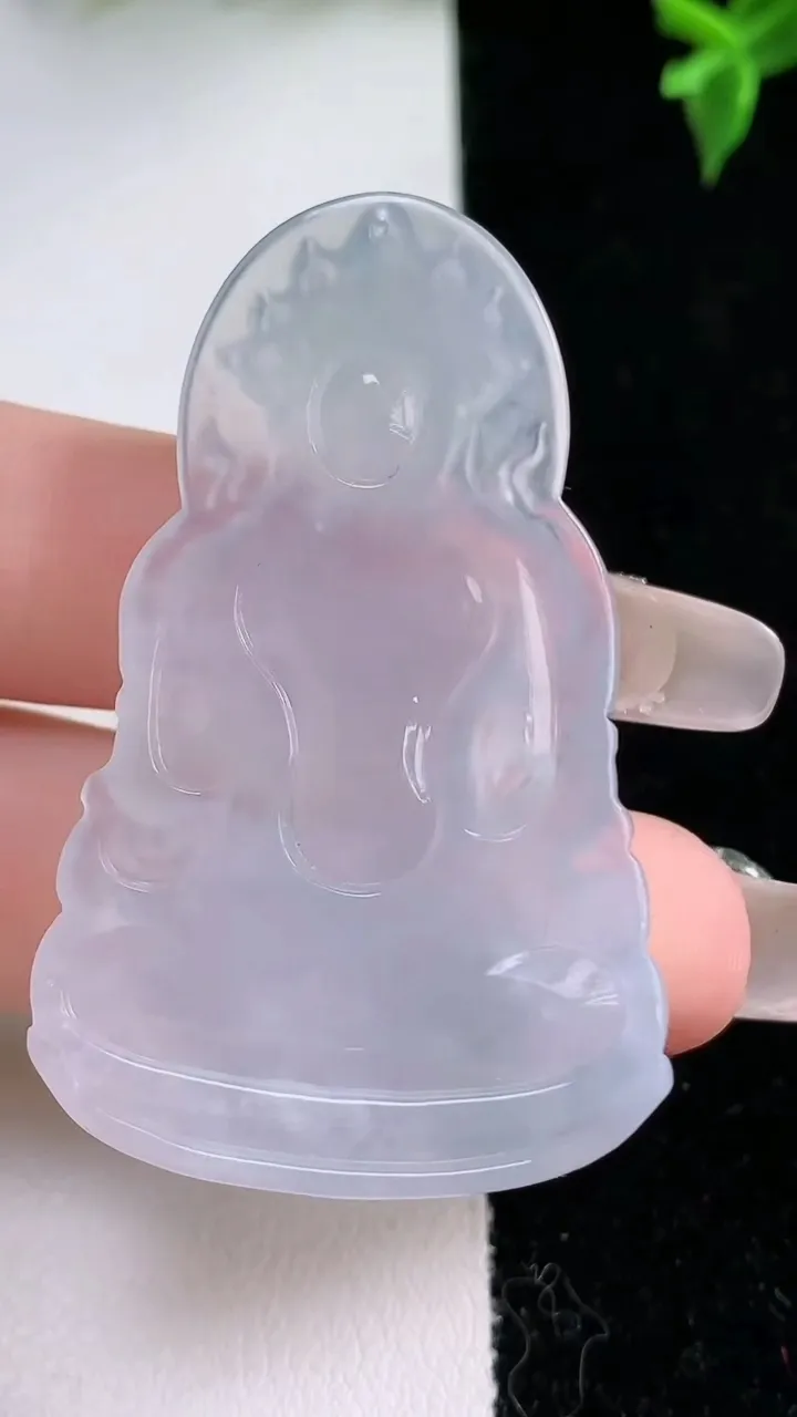 天然A货翡翠度母观音吊坠，尺寸49.3-31-5.5，重量:14.58g
1月22日