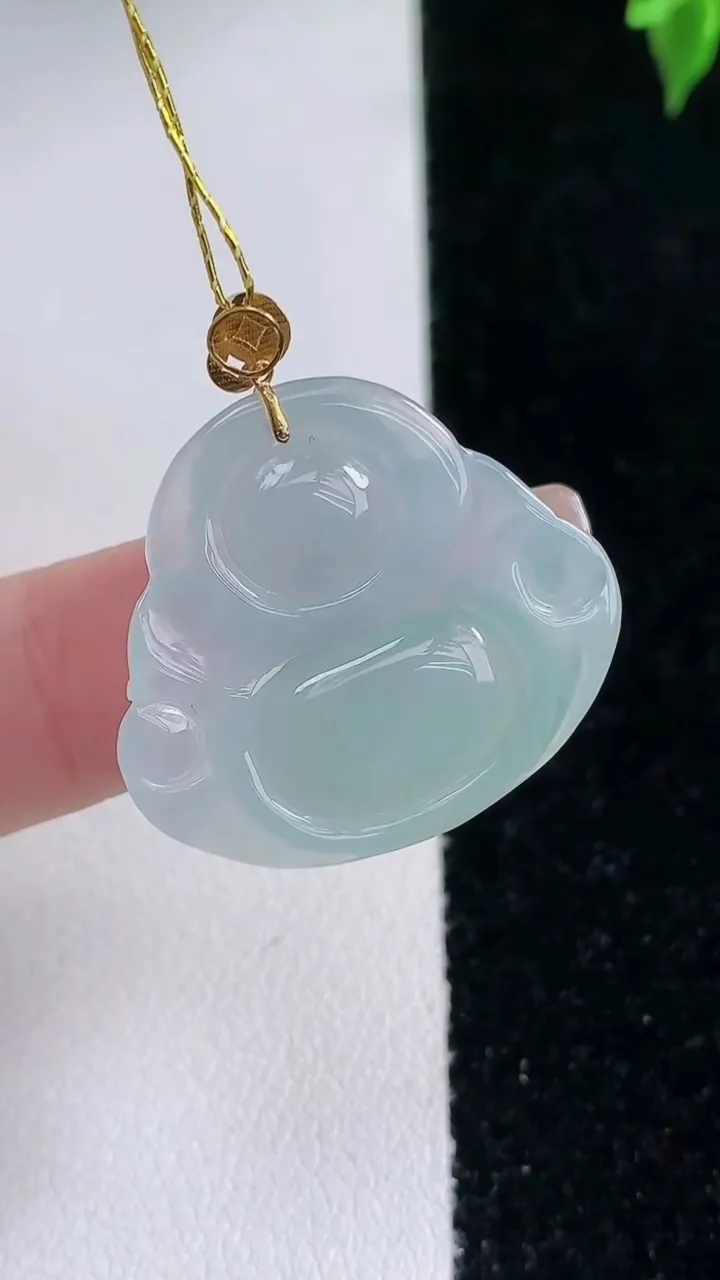 天然A货翡翠佛公吊坠，尺寸23.6-26.6-5.7，重量:5.46g
1月22日