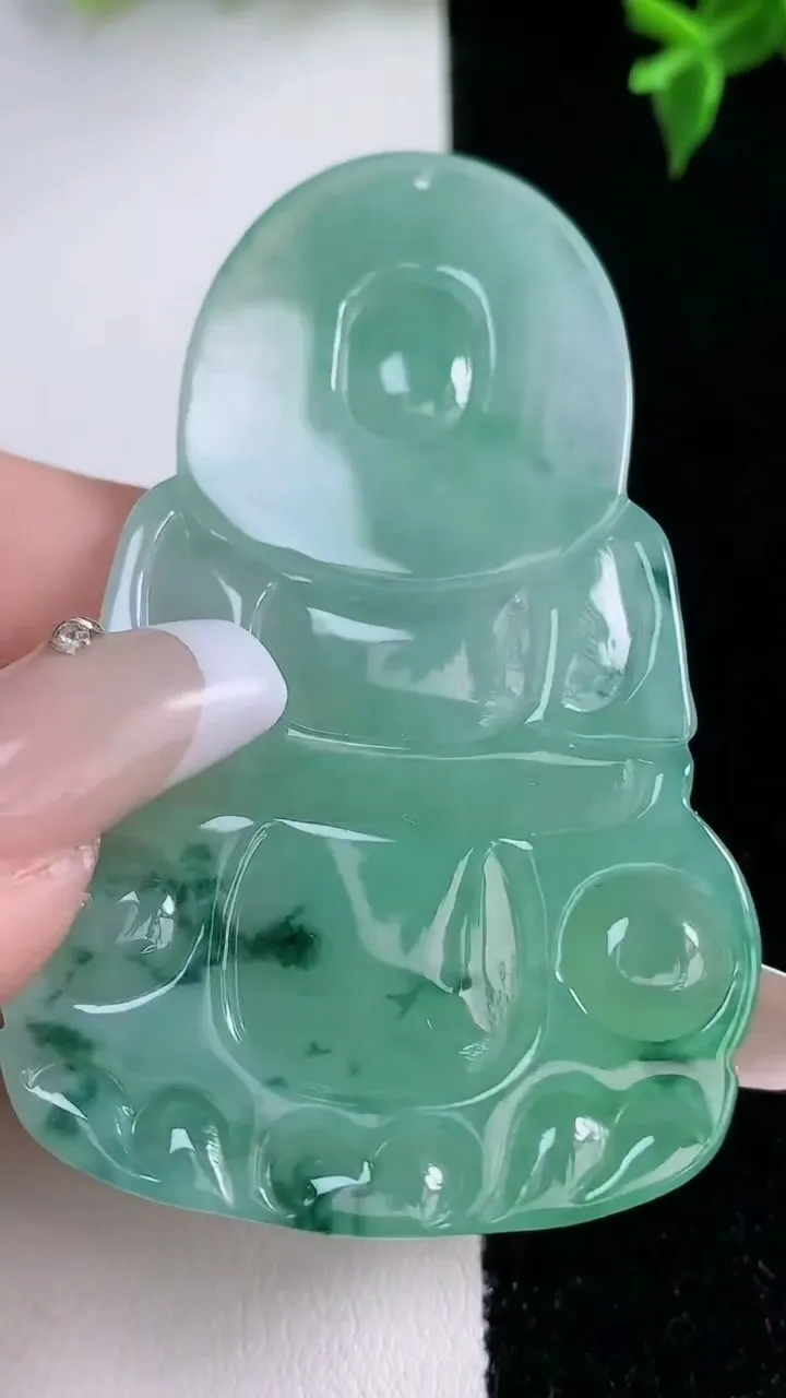 天然A货翡翠观音菩萨吊坠，尺寸63.4-39-5.9，重量:24.59g
1月22日