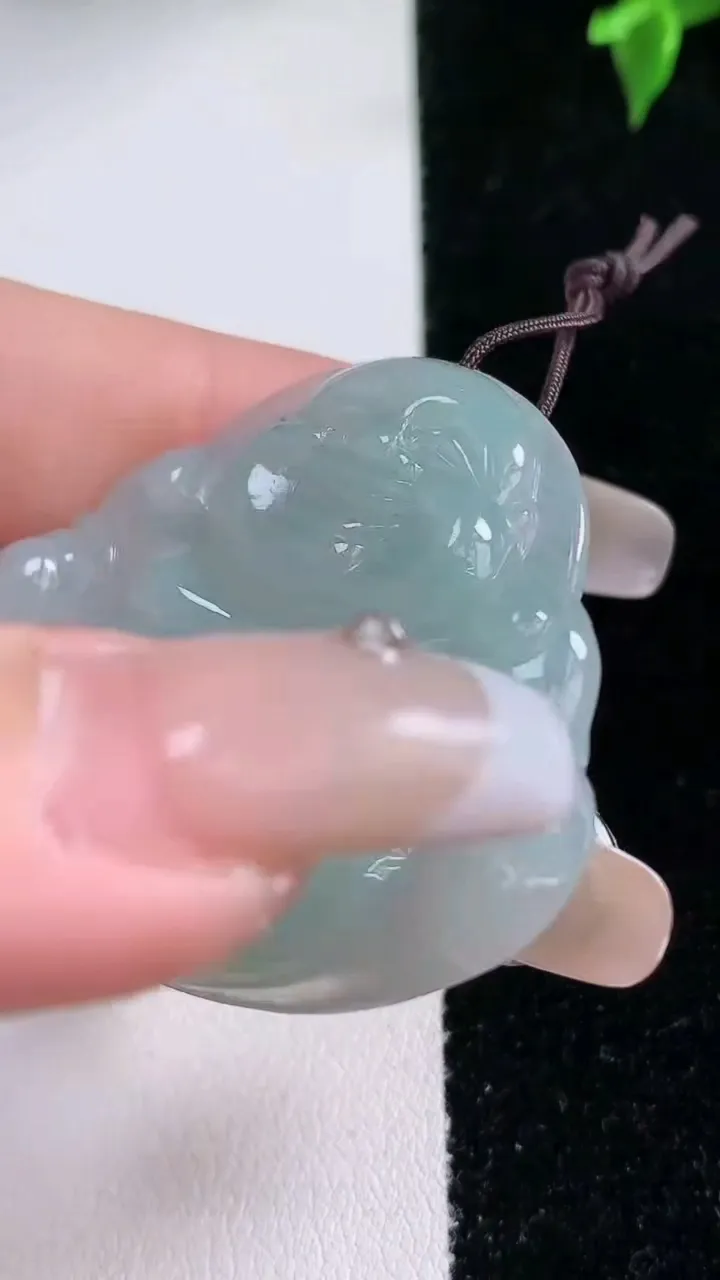 天然A货翡翠佛公吊坠，尺寸38.2-41.2-5.4，重量:13.14g
1月22日
