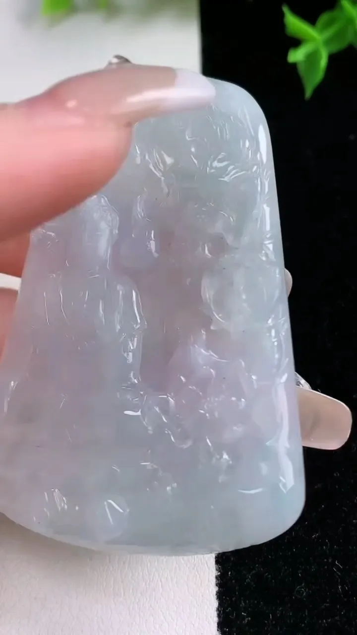 天然A货翡翠飘花祥龙阿弥陀佛吊坠，尺寸63.5-42-5，重量:32.60g
1月22日