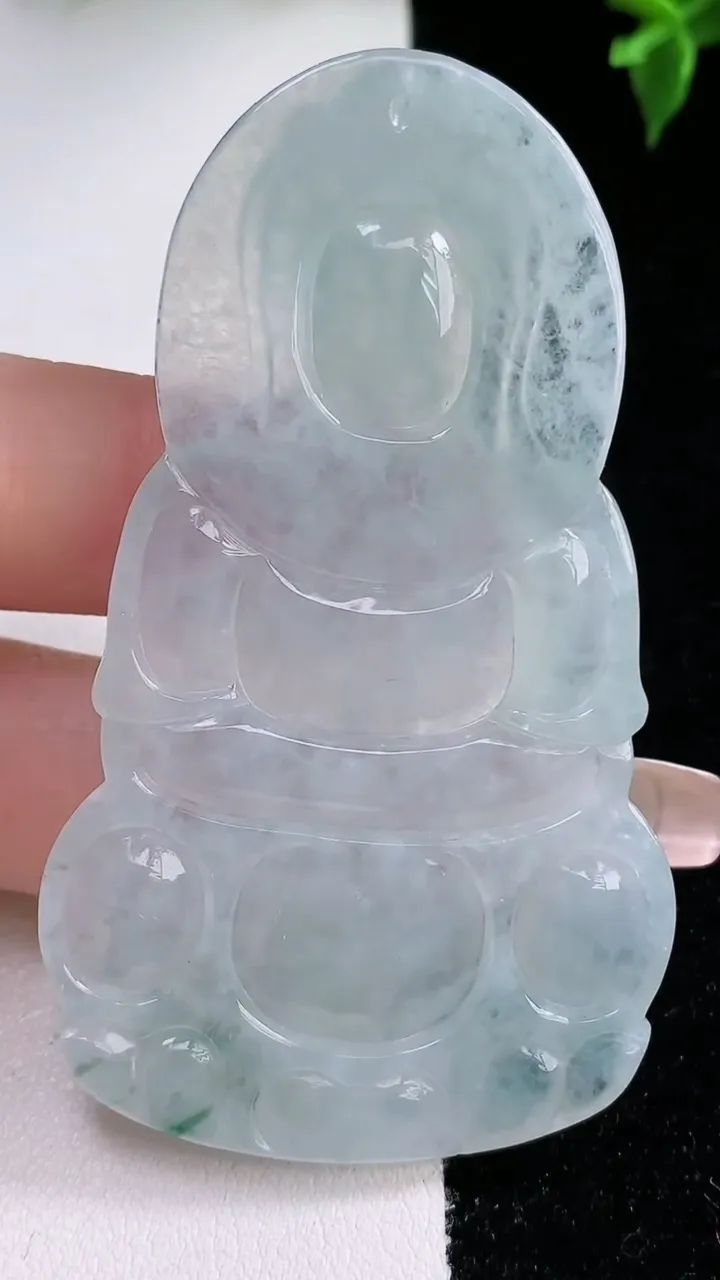 天然A货翡翠飘花观音菩萨吊坠，尺寸64.8-38.2-5.4，重量:24.62g
1月22日