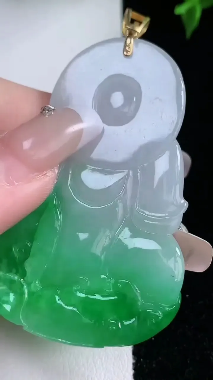 天然A货翡翠观音菩萨吊坠，尺寸61.3-38.6-5.4，重量:26.22g
1月22日