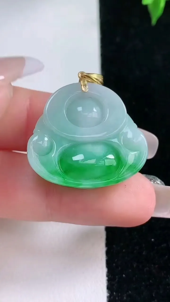 天然A货翡翠佛公吊坠，尺寸23.8-26-7.7，重量:17.21g
1月22日