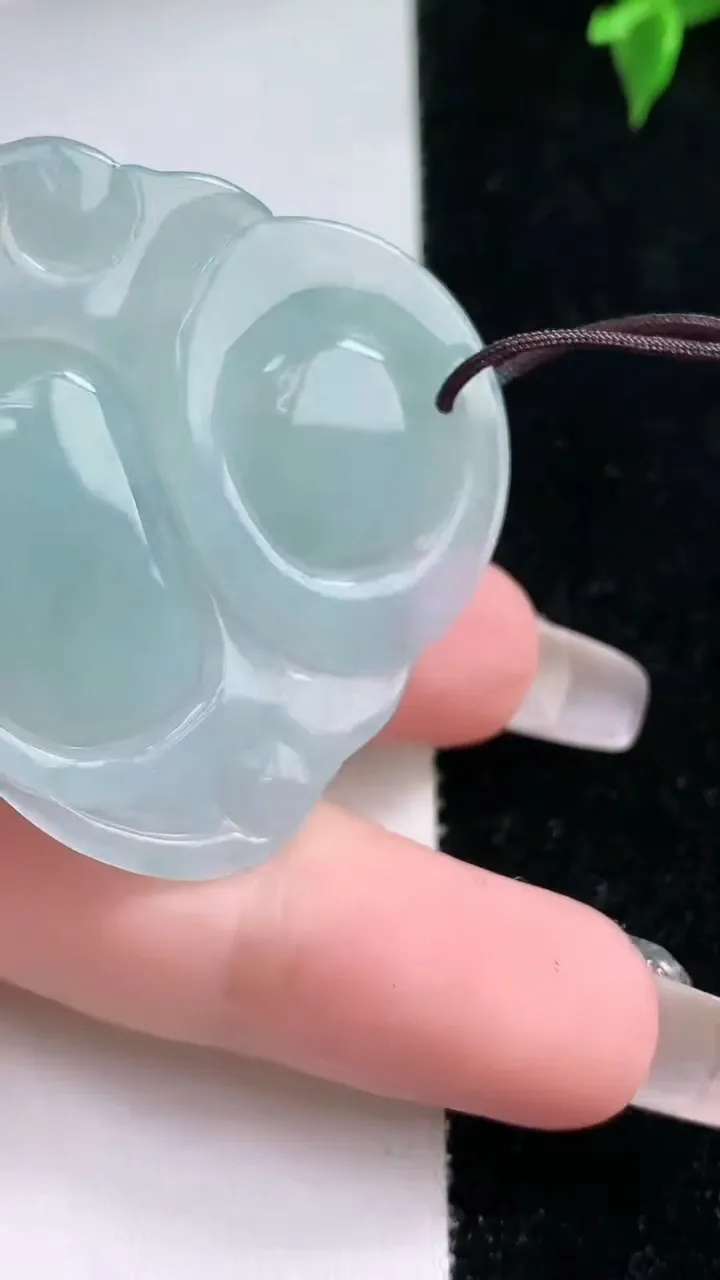 天然A货翡翠佛公吊坠，尺寸38.2-41.2-5.4，重量:13.14g
1月22日