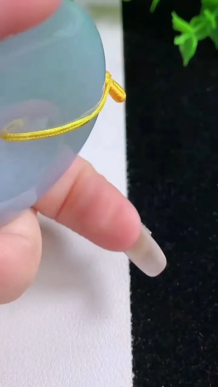 天然A货翡翠春带彩紫罗兰平安扣吊坠，尺寸52.8-12.3，重量13.15g
1月22日