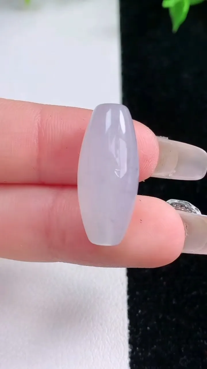 天然A货翡翠路路通吊坠，尺寸24-10.3，重量:5.28g
1月22日