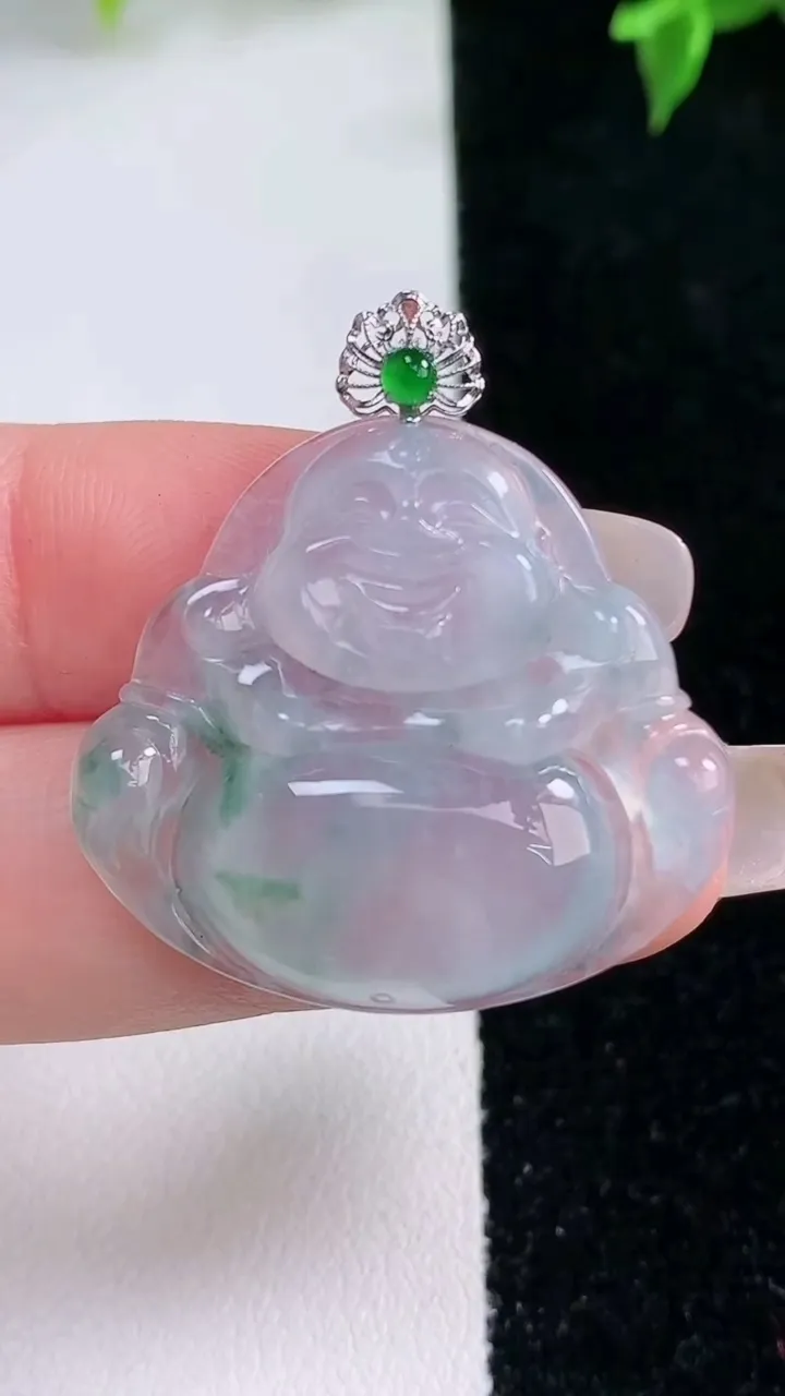天然A货翡翠种飘花佛公吊坠，尺寸27.8-30.6-5，重量:6.44g
1月22日