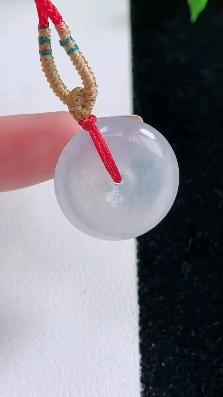 天然A货翡翠平安扣吊坠，尺寸21-5.4，重量:7.10g
1月22日