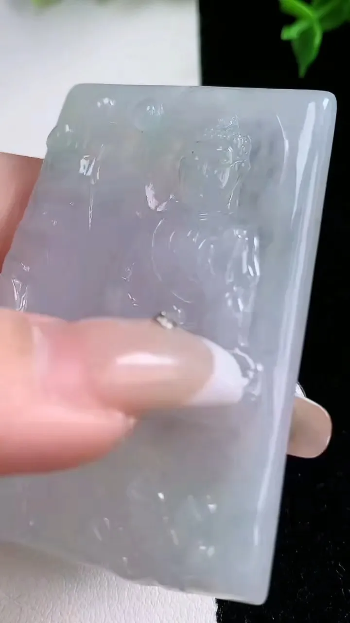 天然A货翡翠阿弥陀佛吊坠，尺寸60-43.7-5.6，重量:34.87g
1月22日