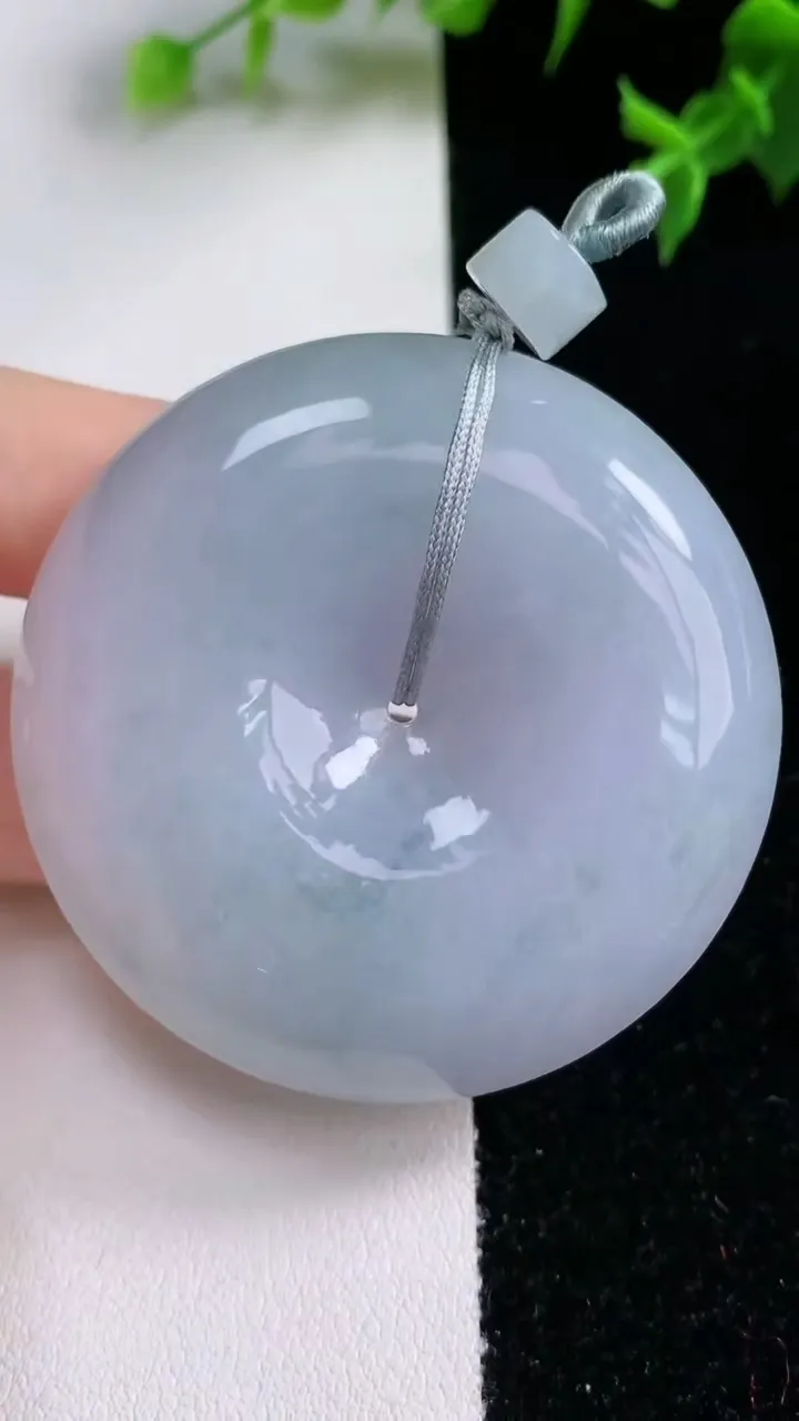 天然A货翡翠紫罗兰平安扣吊坠，尺寸52-12.2，重量:68.68g
1月22日