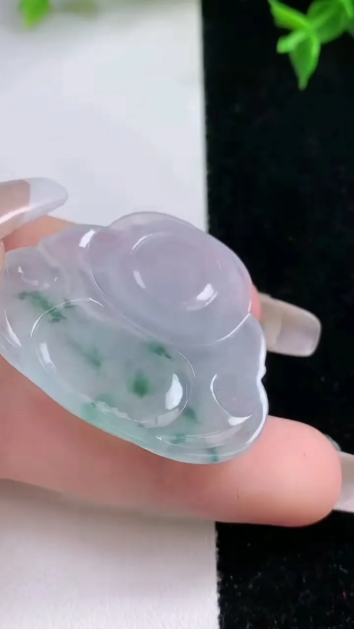 天然A货翡翠冰种飘花佛公吊坠，尺寸32-37.7-5，重量:10.61g
1月22日