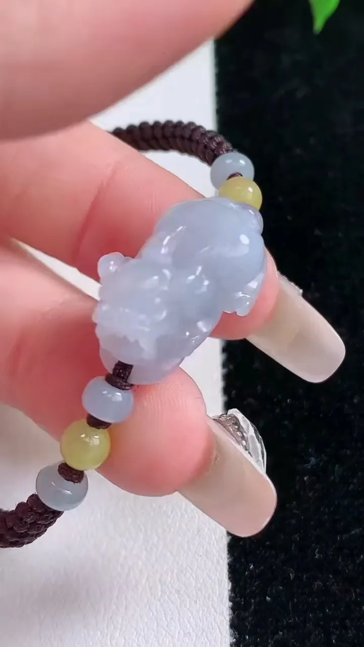 天然A货翡翠貔貅手绳，尺寸19.2-12.2-9，重量:6.46g
1月22日