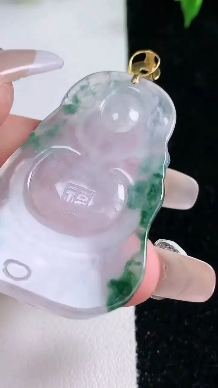 天然A货翡翠种飘花财神爷吊坠，尺寸45.7-27.3-5.9，重量:14.42g
1月22日