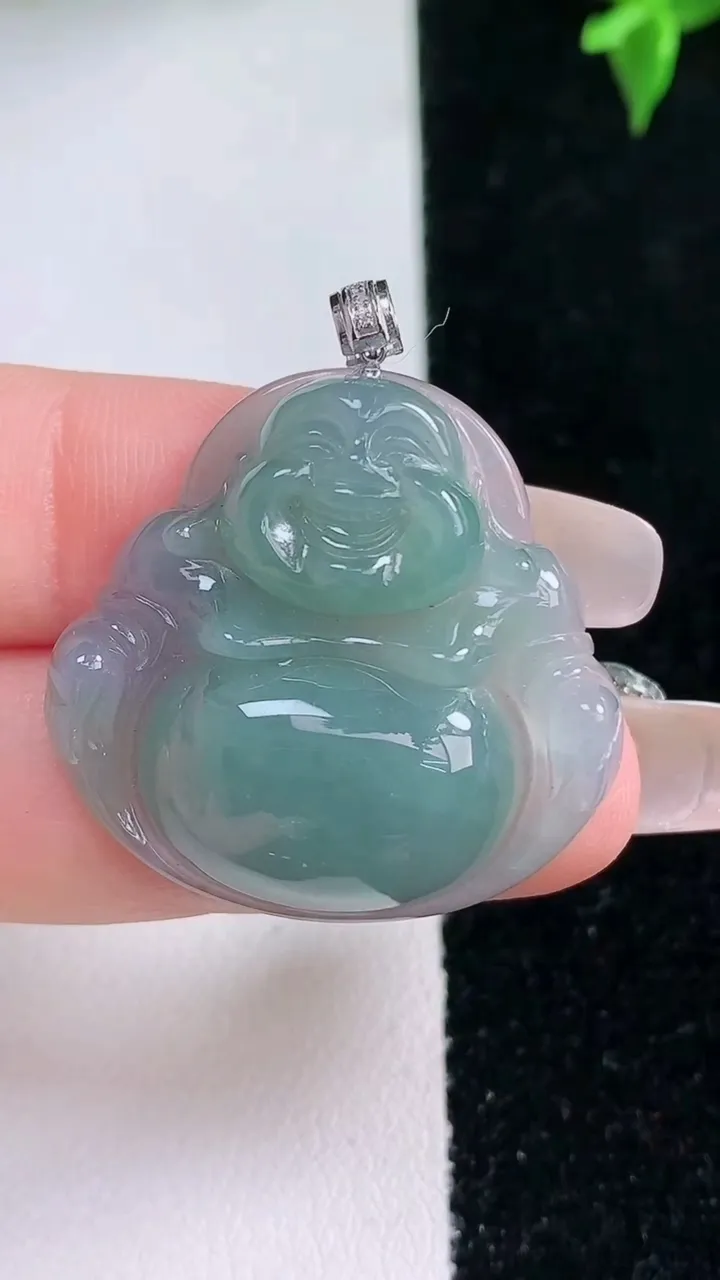 天然A货翡翠佛公吊坠，尺寸28.6-29.7-6.6，重量:8.14g
1月22日