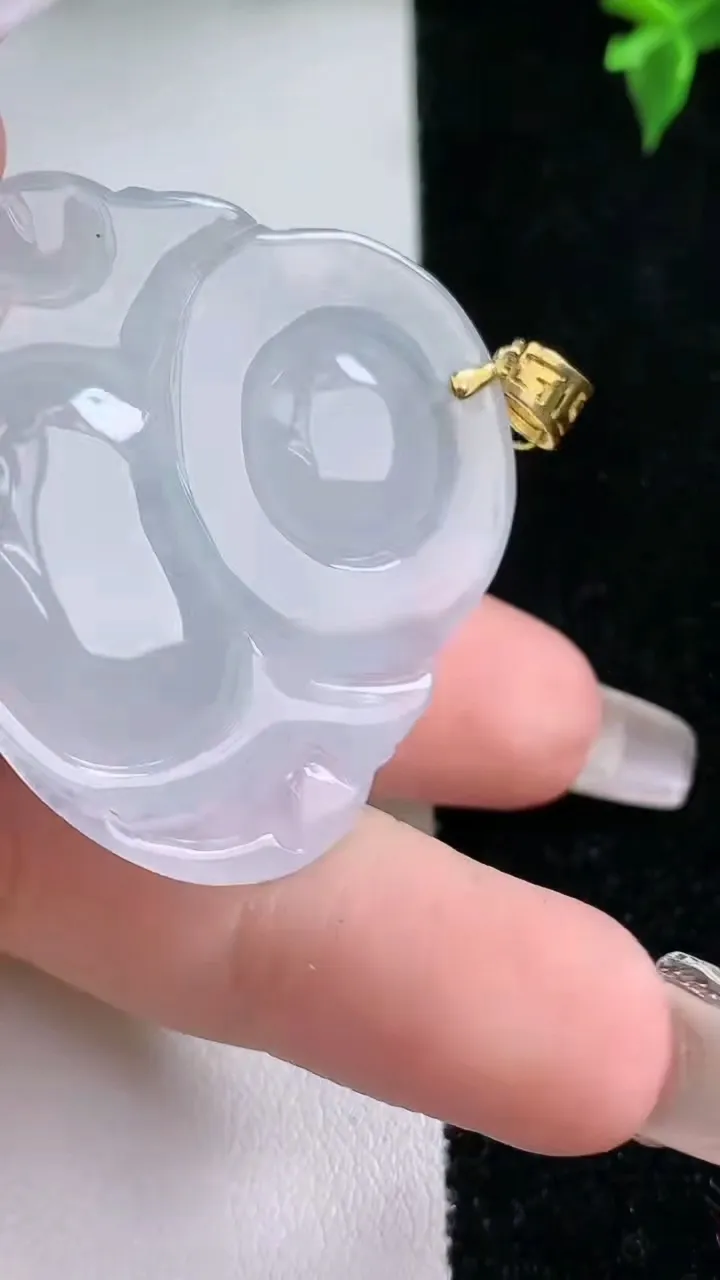 天然A货翡翠佛公吊坠，尺寸38-40.2-7，重量:15.99g
1月22日