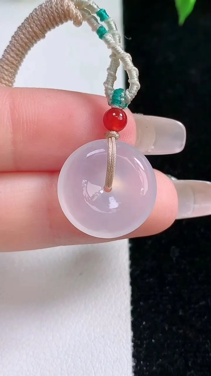 天然A货翡翠平安扣吊坠，尺寸17.2-5.4，重量:5.34g
1月22日