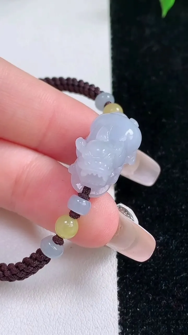 天然A货翡翠貔貅手绳，尺寸19.2-12.2-9，重量:6.46g
1月22日