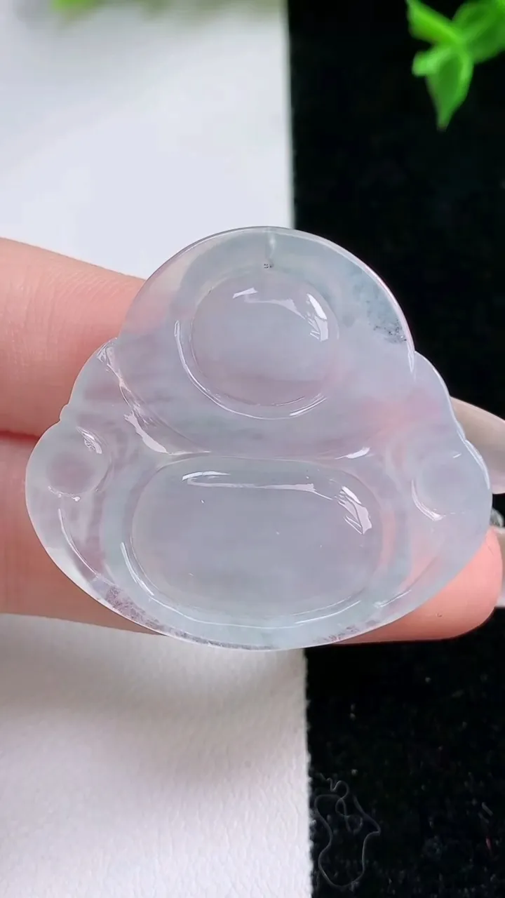 天然A货翡翠佛公吊坠，尺寸33.5-36.7-5.6，重量:10.19g
1月22日