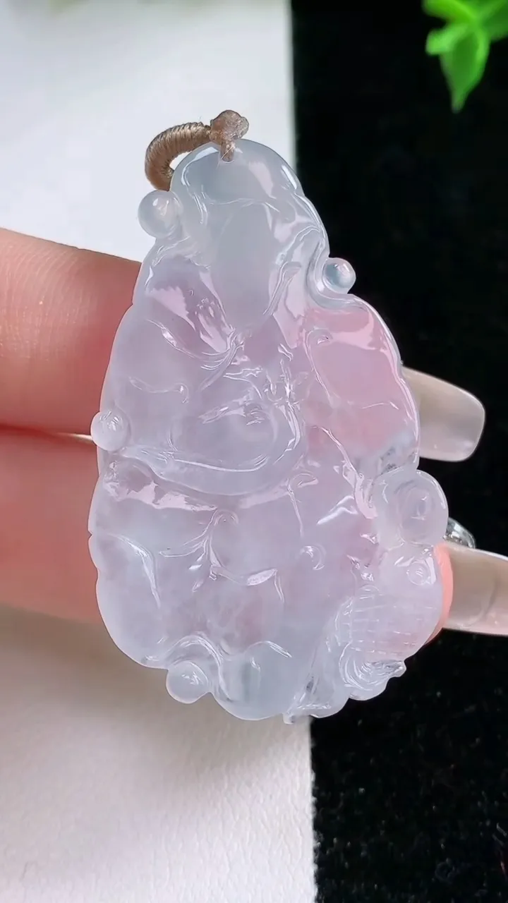 天然A货翡翠年年有余吊坠，尺寸48-26.8-4，重量:10.24g
1月22日