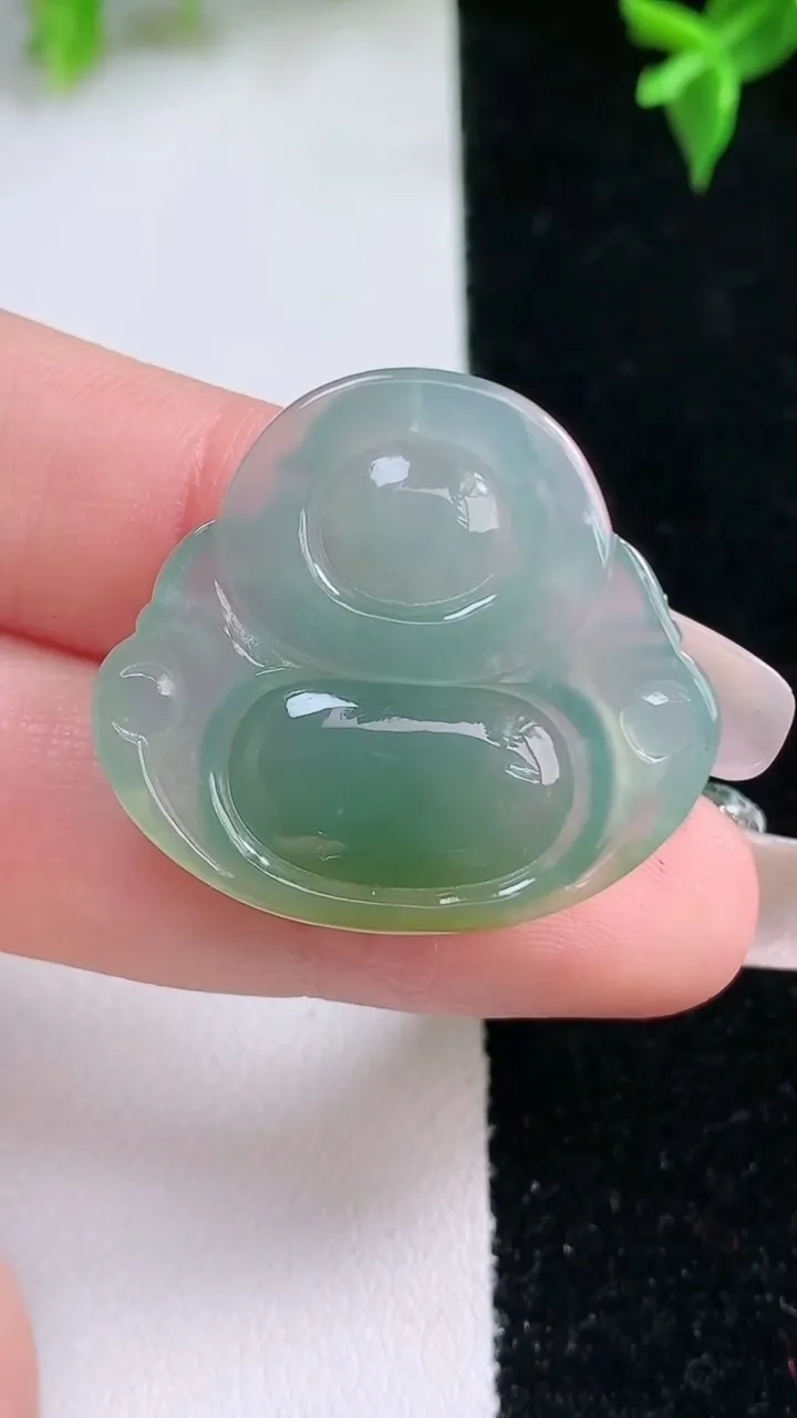 天然A货翡翠佛公吊坠，尺寸26.3-29.2-5.7，重量:7.25g
1月22日