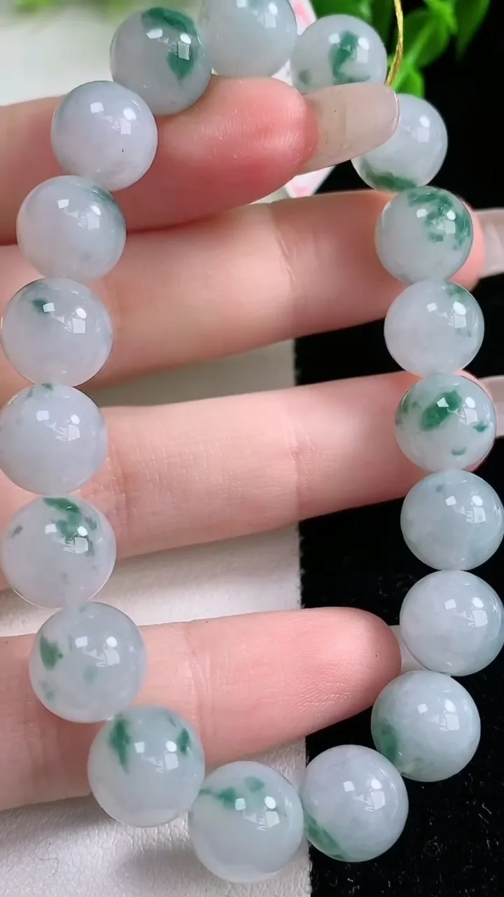 天然A货翡翠飘花圆珠手串，尺寸10-19颗，重量:32.72g1月22日
工厂直销收藏佳品,种好水足