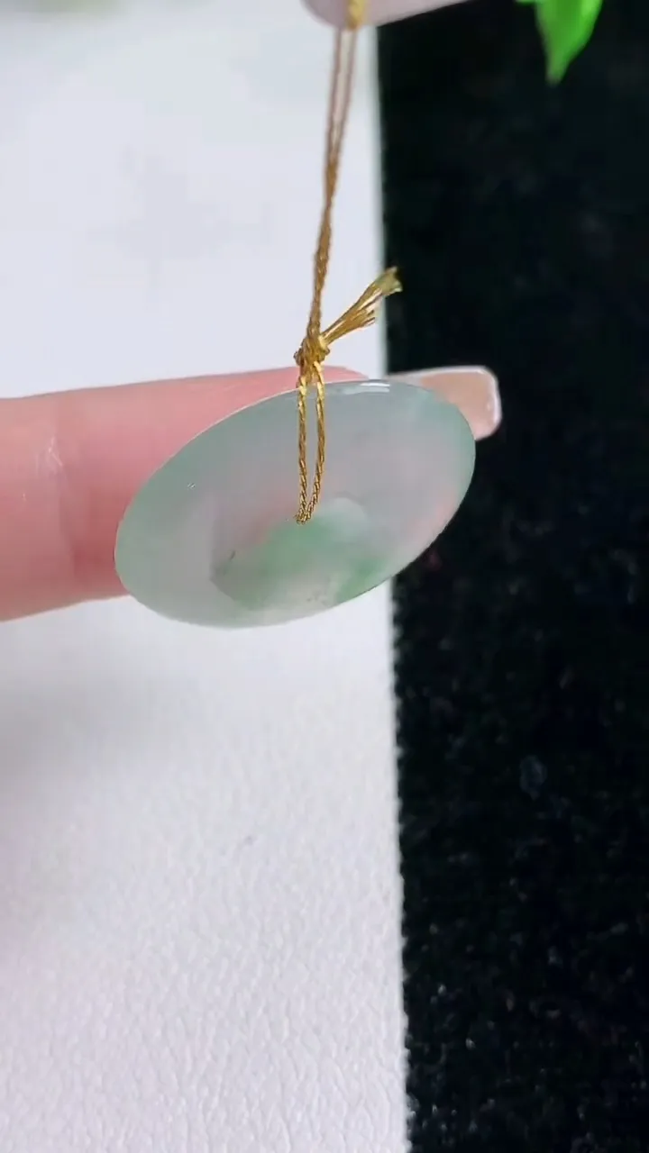 天然A货翡翠平安扣吊坠，尺寸22-4.3，重量:4.39g
1月22日