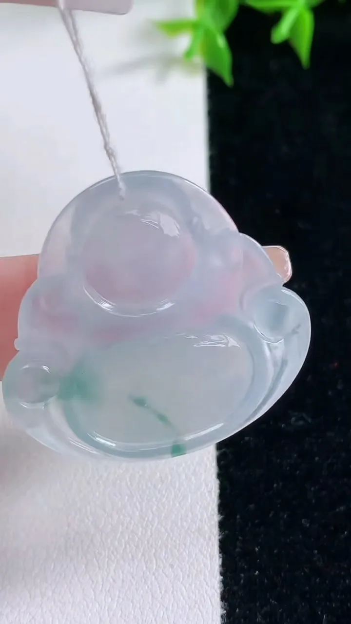 天然A货翡翠冰种飘花佛公吊坠，尺寸30.6-33-5.4，重量:8.44g
1月22日