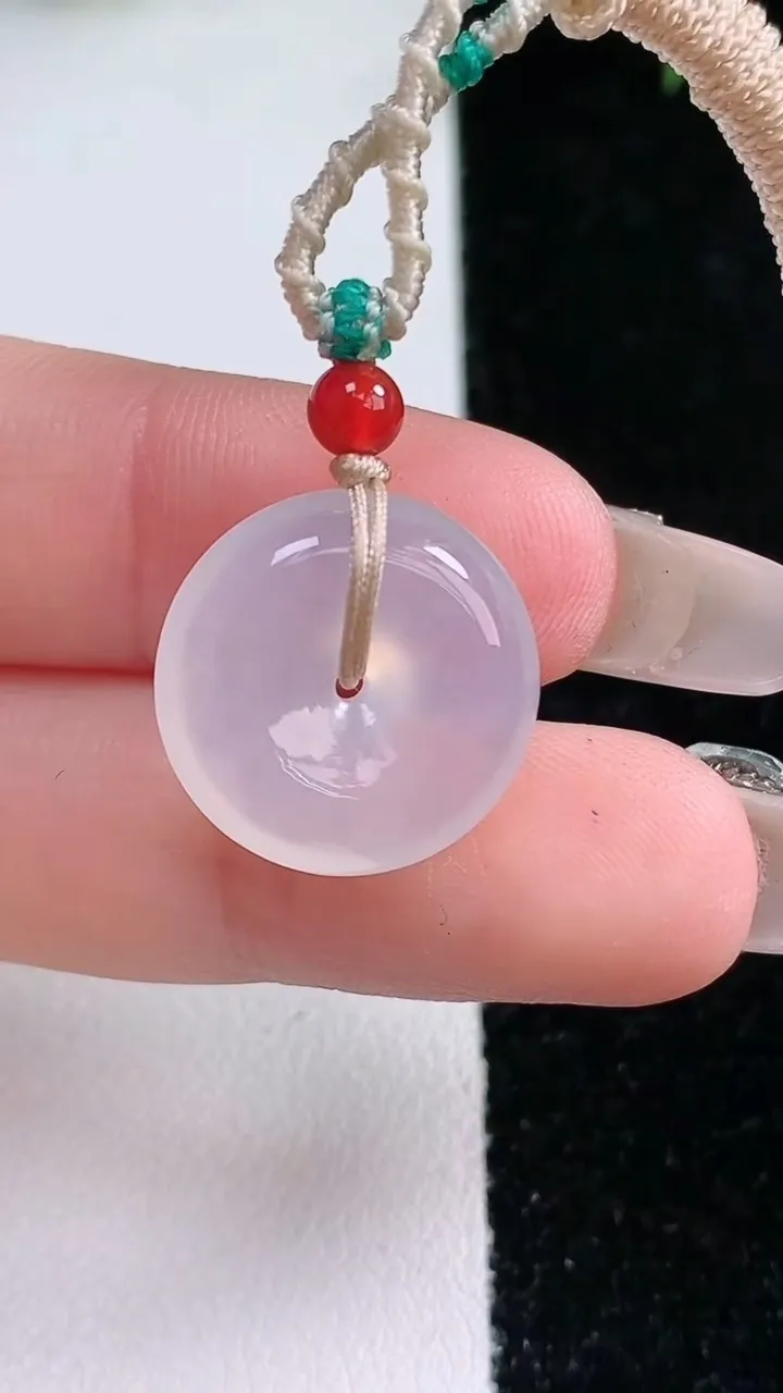 天然A货翡翠平安扣吊坠，尺寸17.2-5.4，重量:5.34g
1月22日