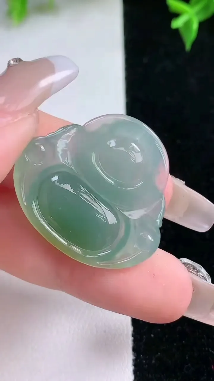 天然A货翡翠佛公吊坠，尺寸26.3-29.2-5.7，重量:7.25g
1月22日