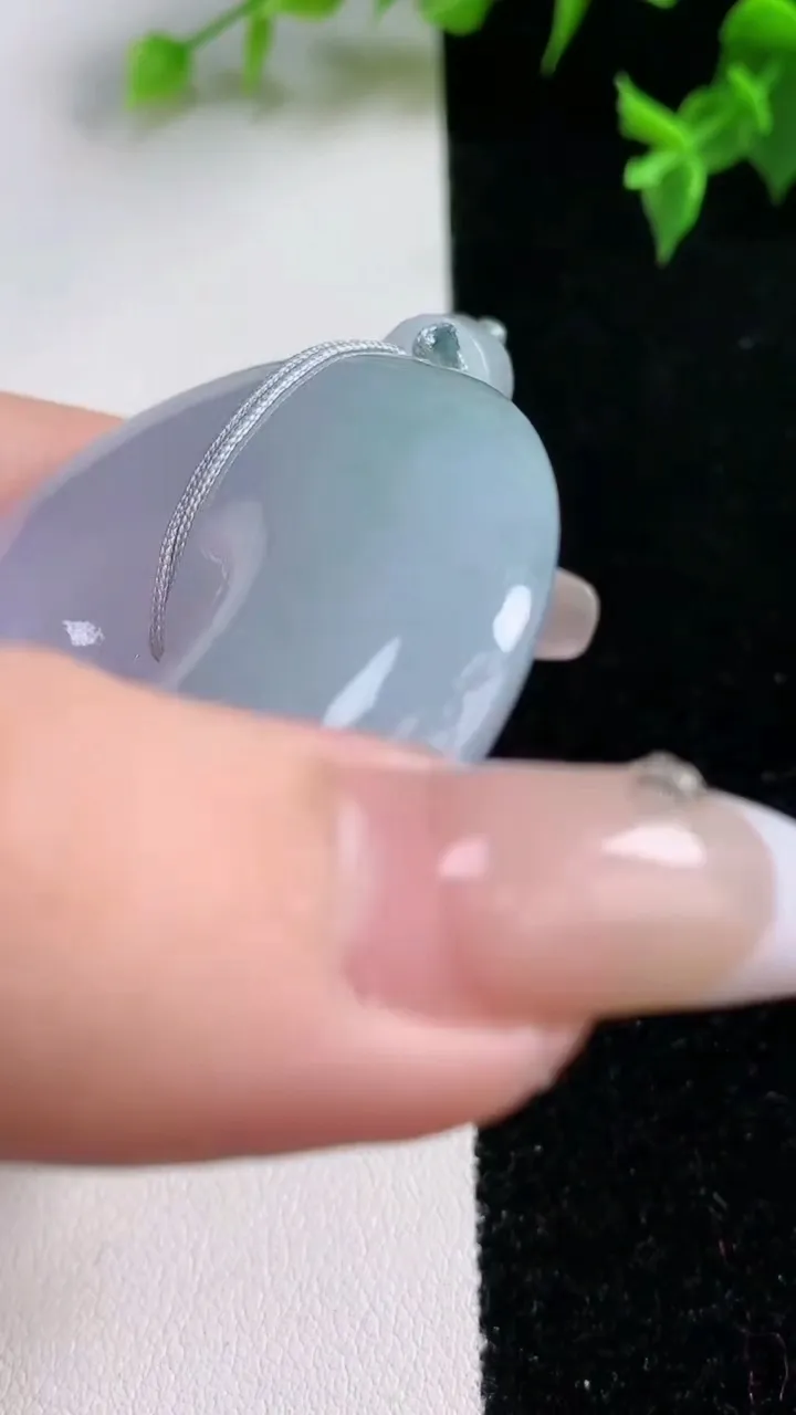 天然A货翡翠紫罗兰平安扣吊坠，尺寸52-12.2，重量:68.68g
1月22日