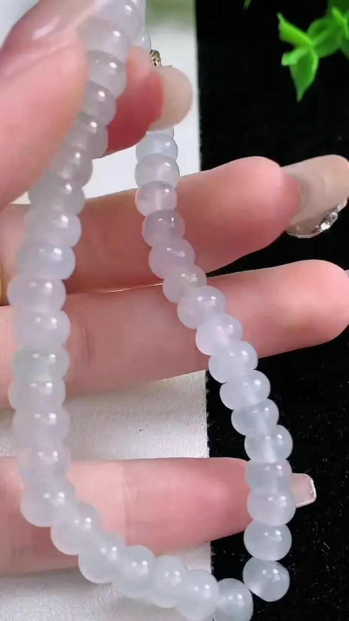 天然A货翡翠种白冰算盘珠手串，尺寸6.6-3.5-45颗，重量:18.38g1月22日
工厂直销收藏