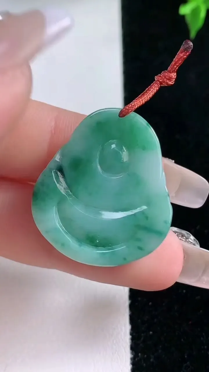 天然A货翡翠飘花佛公吊坠，尺寸28-24.5-6，重量:6.96g
1月22日