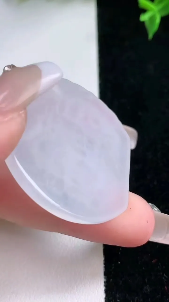 天然A货翡翠文殊菩萨吊坠，尺寸39-34.6-4，重量:14.15g
1月22日