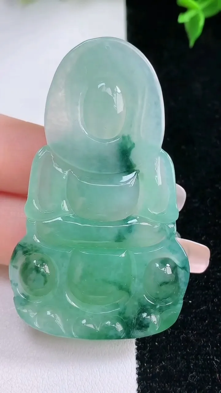 天然A货翡翠飘花观音菩萨吊坠，尺寸59.8-35.6-5.8，重量:22.17g
1月22日