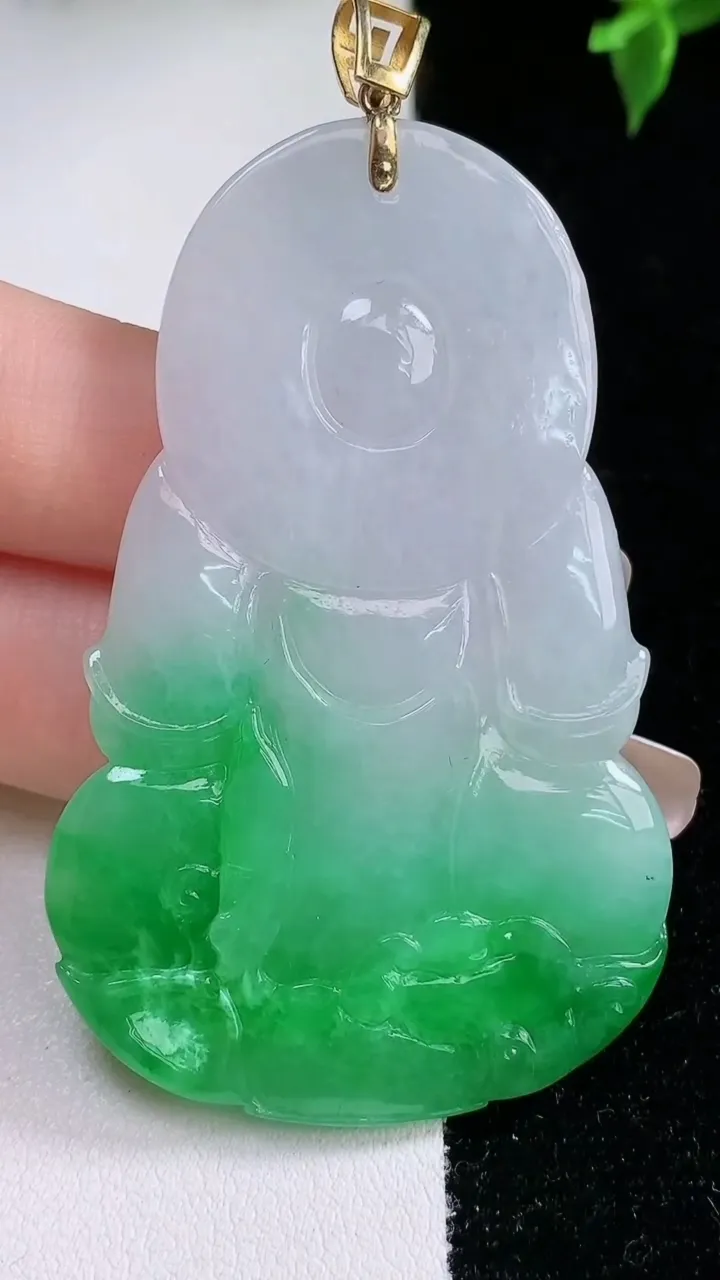 天然A货翡翠观音菩萨吊坠，尺寸61.3-38.6-5.4，重量:26.22g
1月22日