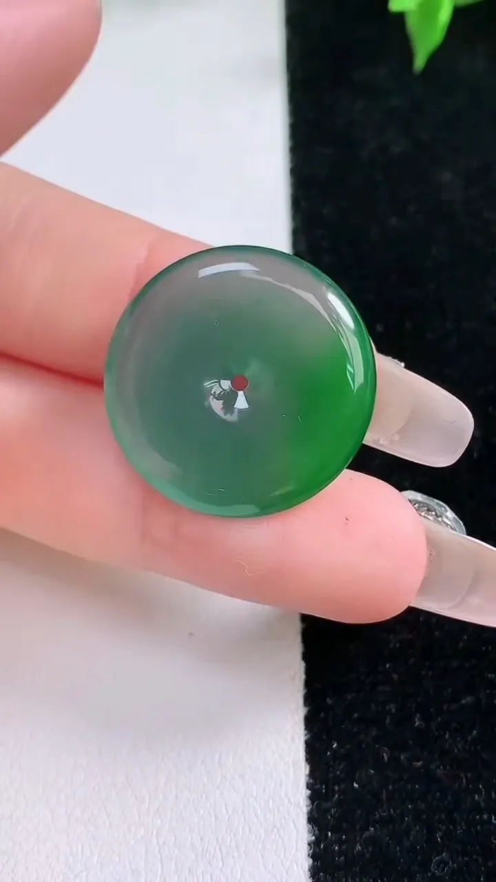 天然A货翡翠蓝水平安扣吊坠，尺寸23.3-3.8，重量:5.79g
1月22日