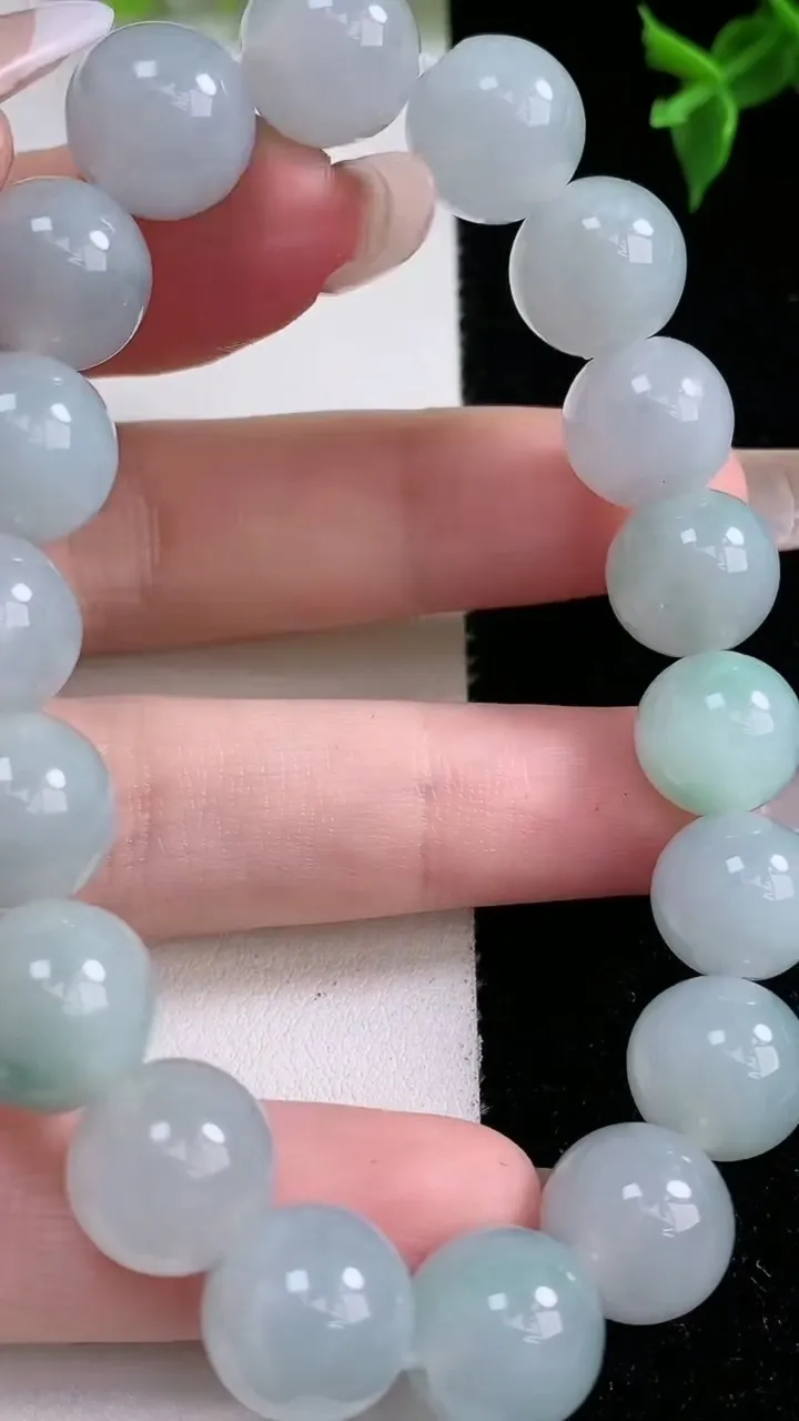 天然A货翡翠圆珠手串，尺寸11-18颗，重量:41.39g1月22日
工厂直销收藏佳品,种好水足，色