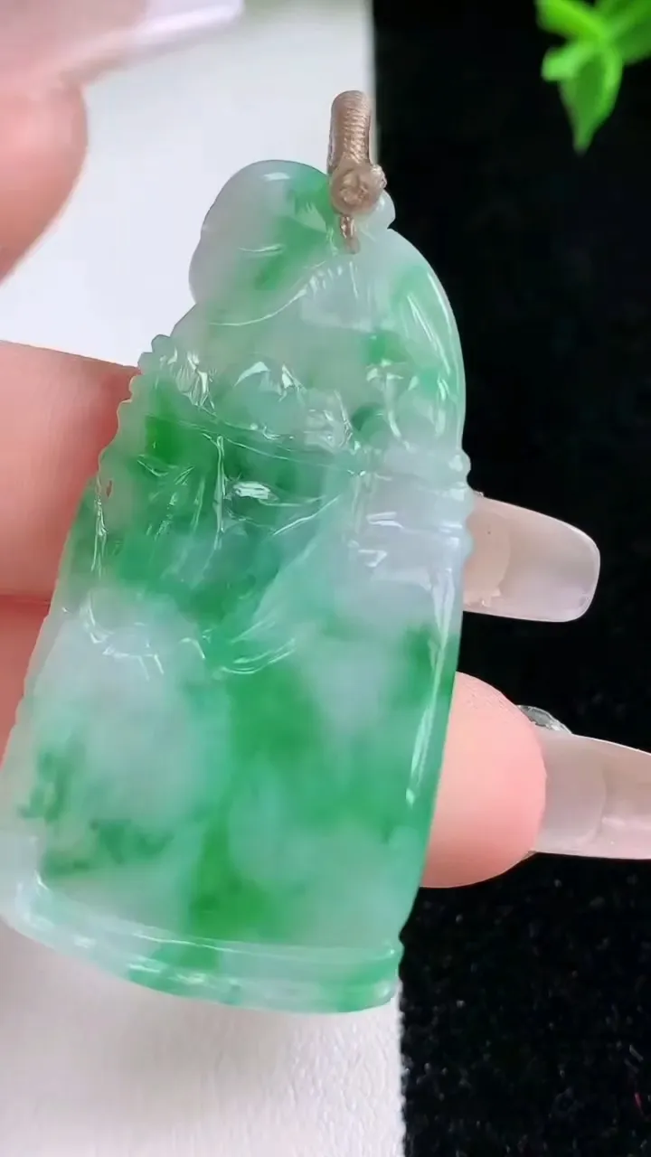 天然A货翡翠节节高升 竹节吊坠，尺寸49.2-23.6-3.8，重量:11.25g
1月22日