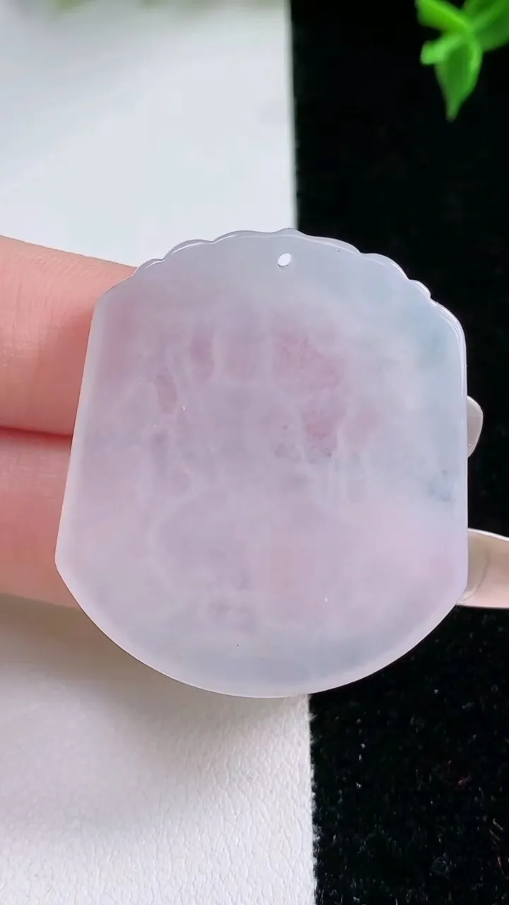 天然A货翡翠文殊菩萨吊坠，尺寸39-34.6-4，重量:14.15g
1月22日