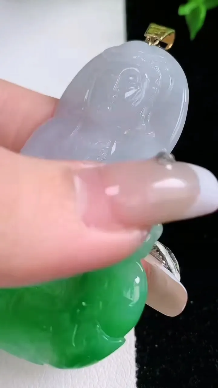 天然A货翡翠观音菩萨吊坠，尺寸61.3-38.6-5.4，重量:26.22g
1月22日
