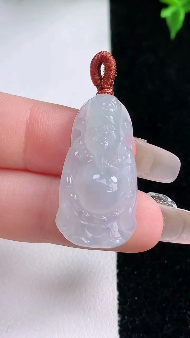 天然A货翡翠财神爷吊坠，尺寸30-15.4-6，重量:5.26g
1月22日