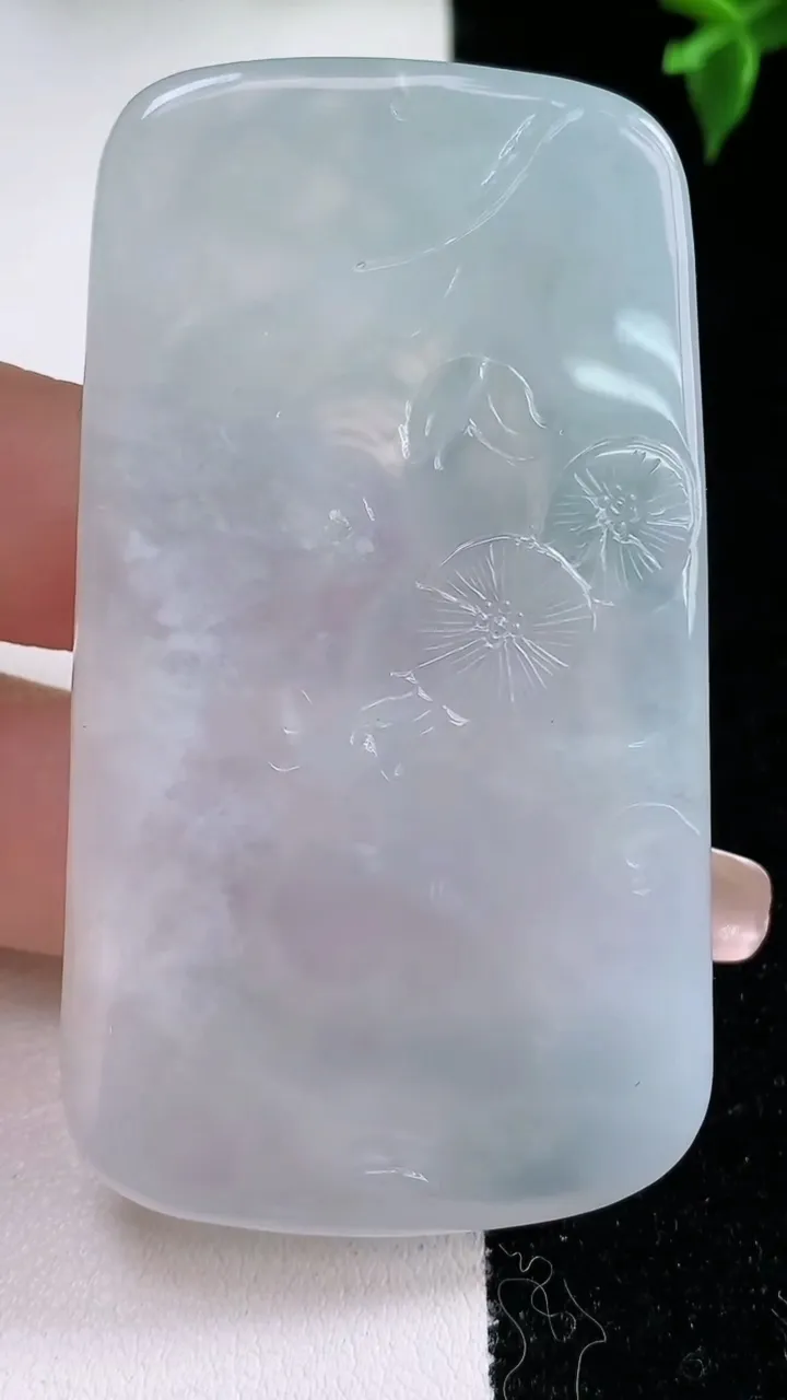 天然A货翡翠普贤菩萨吊坠，尺寸63-34.7-6.7，重量:36.94g
1月22日