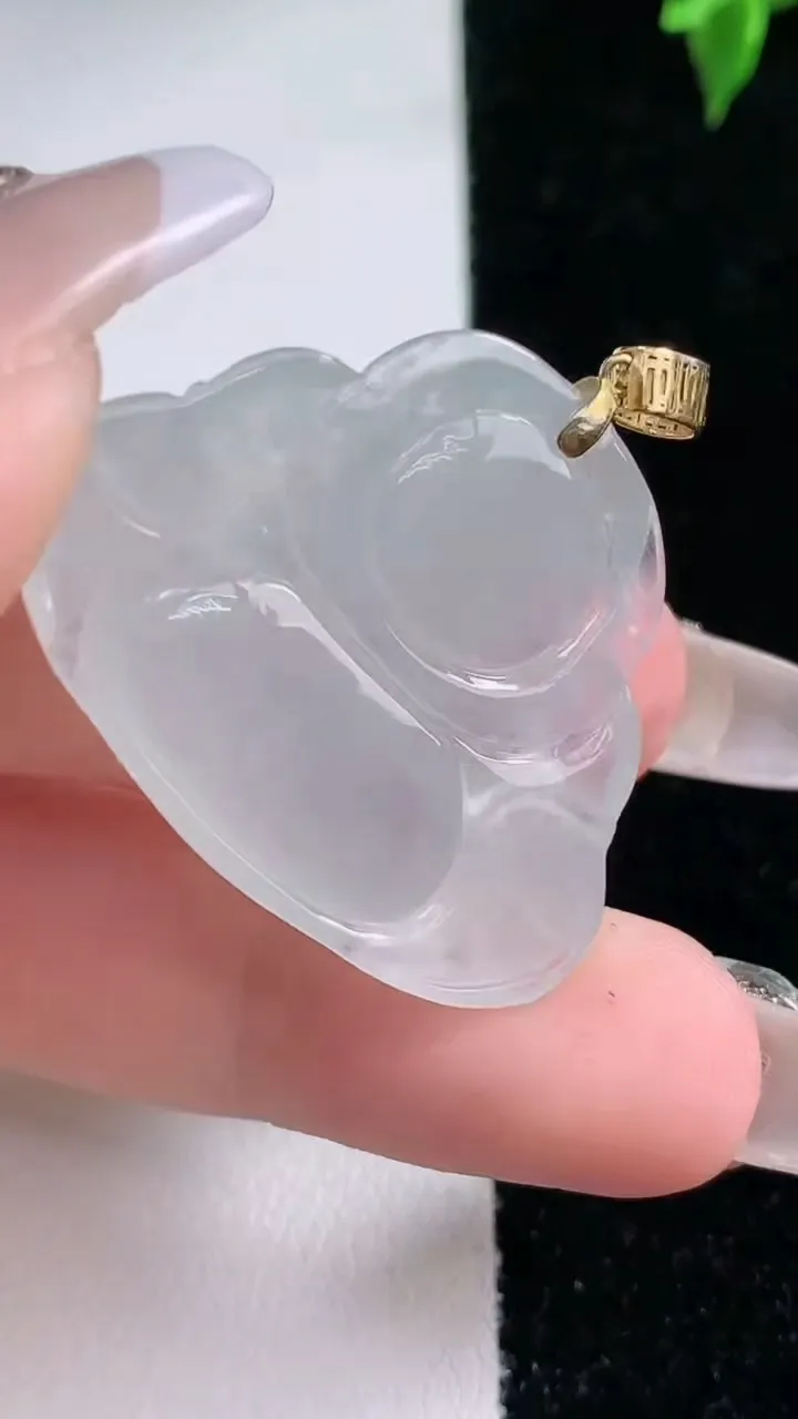 天然A货翡翠种白冰佛公吊坠，尺寸26.4-34-7.3，重量:9.74g
1月22日