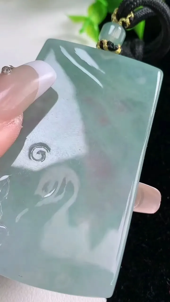 天然A货翡翠阿弥陀佛吊坠，尺寸59.6-37.2-6，重量:38.28g
1月23日